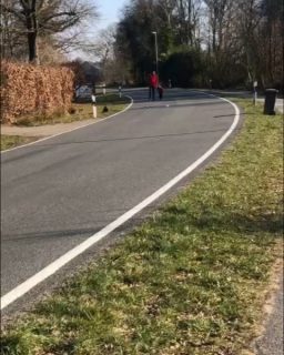 🔴 18. Wettkampf-Wochenende ⚫

Letzter Spieltag... 🥲

Unsere Minis beendeten die Saison mit einem Unentschieden. Sie waren in Ludwigsdorf auf breiter Straße zu Gast und haben sich mit einer tollen Leistung einen Auswärtspunkt ergattert.

Die 2. Frauen I Mannschaft startete ihren letzten Wettkampf Zuhause gegen Menstede-Arle. Sie gaben nochmal alles und wurden mit einem Sieg von 4 Wurf belohnt. Ein großes Dankeschön der Mädels geht an Anita (Frauen V), die die letzten Wettkämpfe tatkräftig ausgeholfen hat! #zusammenhalt

#saisonende #kbvmiddels #nurderkbv #nachdersaisonistvordersaison 

Weiter in Teil 2...